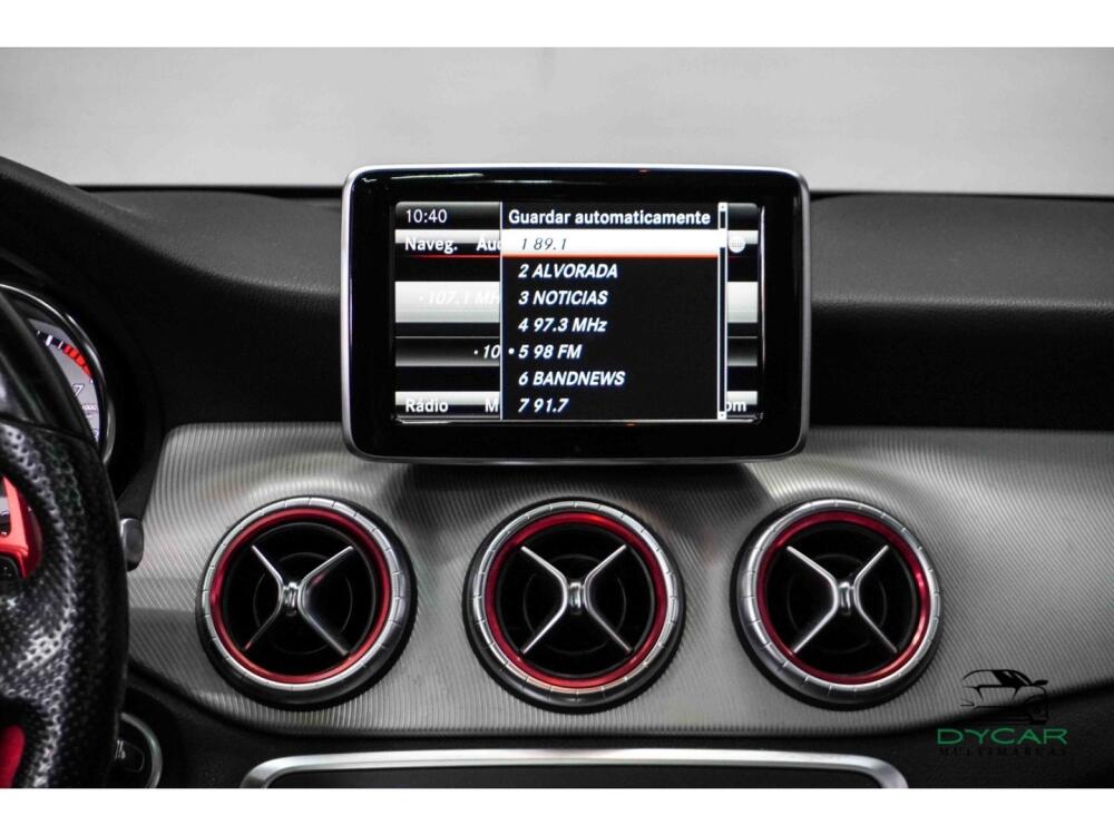 Mercedes Benz CLA 200