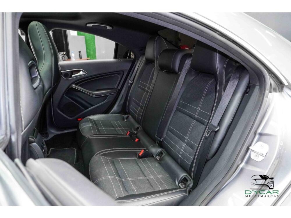 Mercedes Benz CLA 200