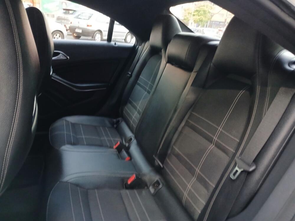 Mercedes Benz CLA 200
