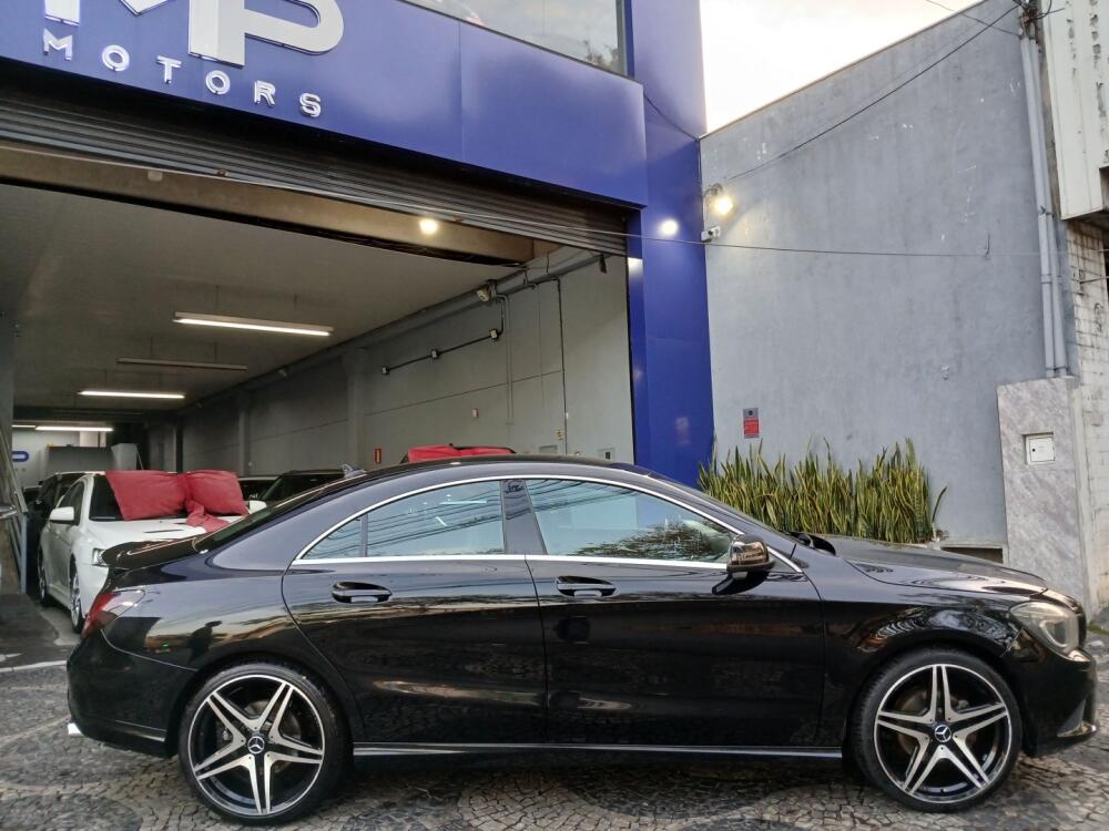 Mercedes Benz CLA 200