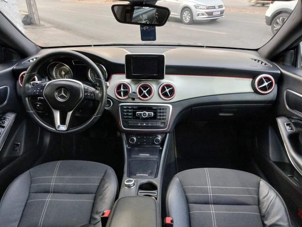 Mercedes Benz CLA 200