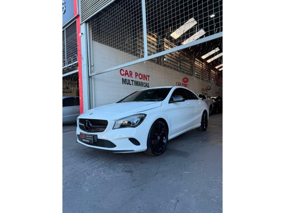 Mercedes Benz CLA 200