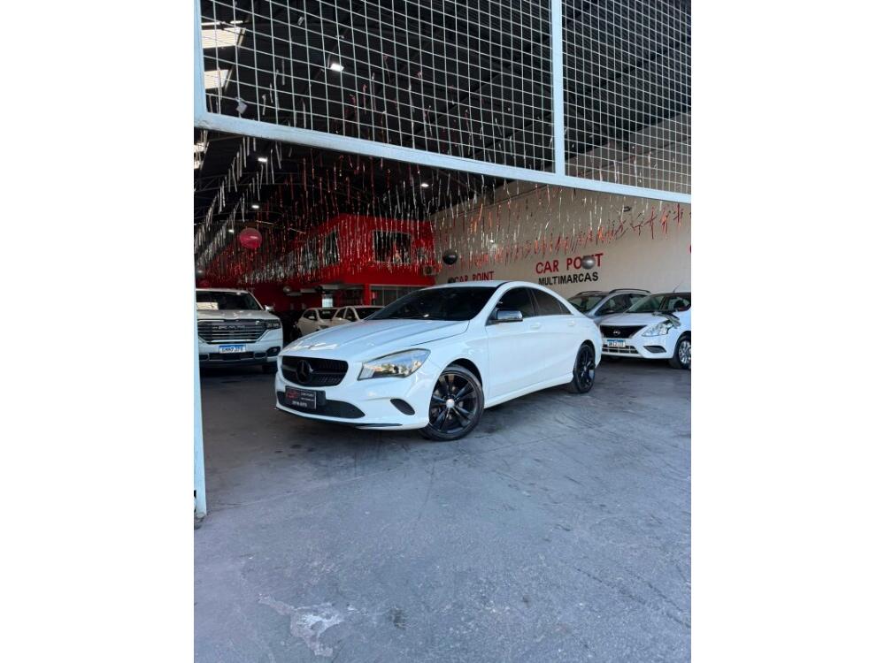 Mercedes Benz CLA 200