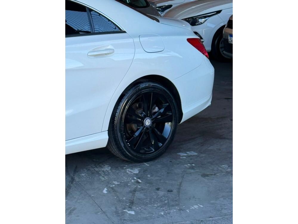 Mercedes Benz CLA 200