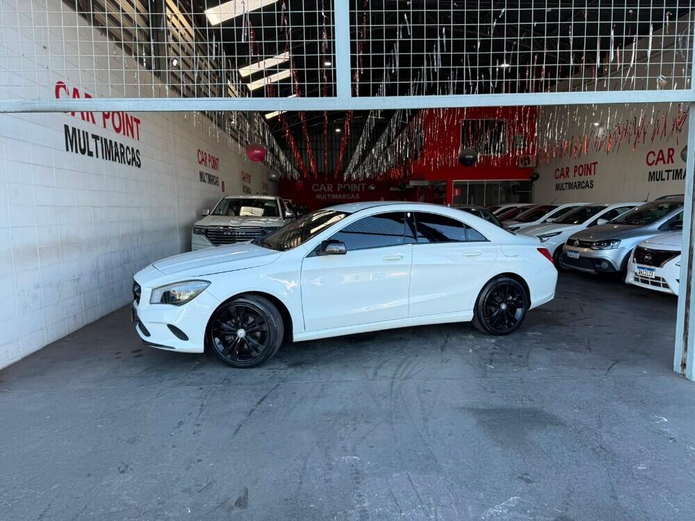 Mercedes Benz CLA 200