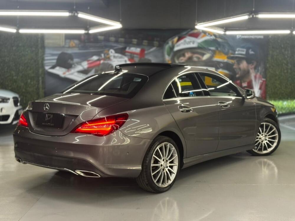 Mercedes Benz CLA 200