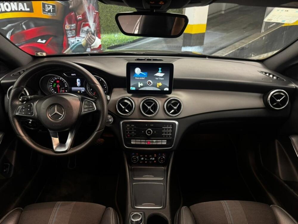 Mercedes Benz CLA 200