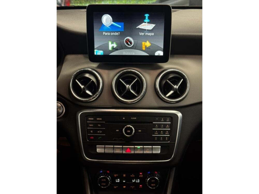 Mercedes Benz CLA 200