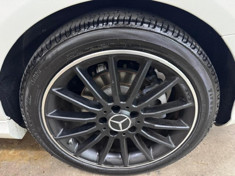 Mercedes Benz CLA 200