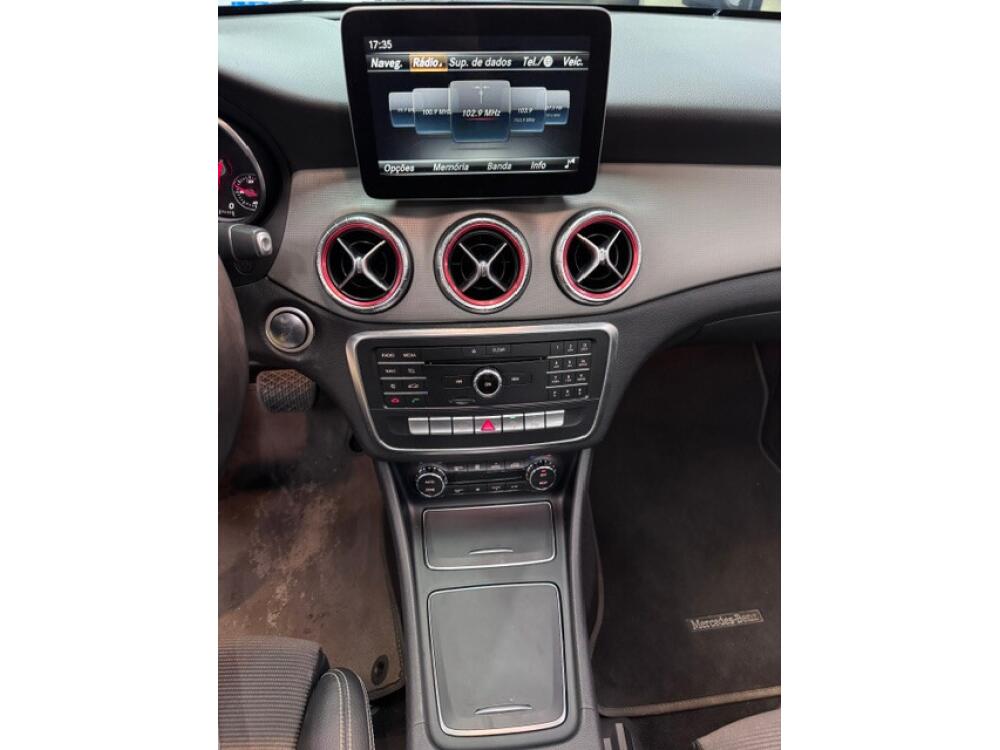 Mercedes Benz CLA 200