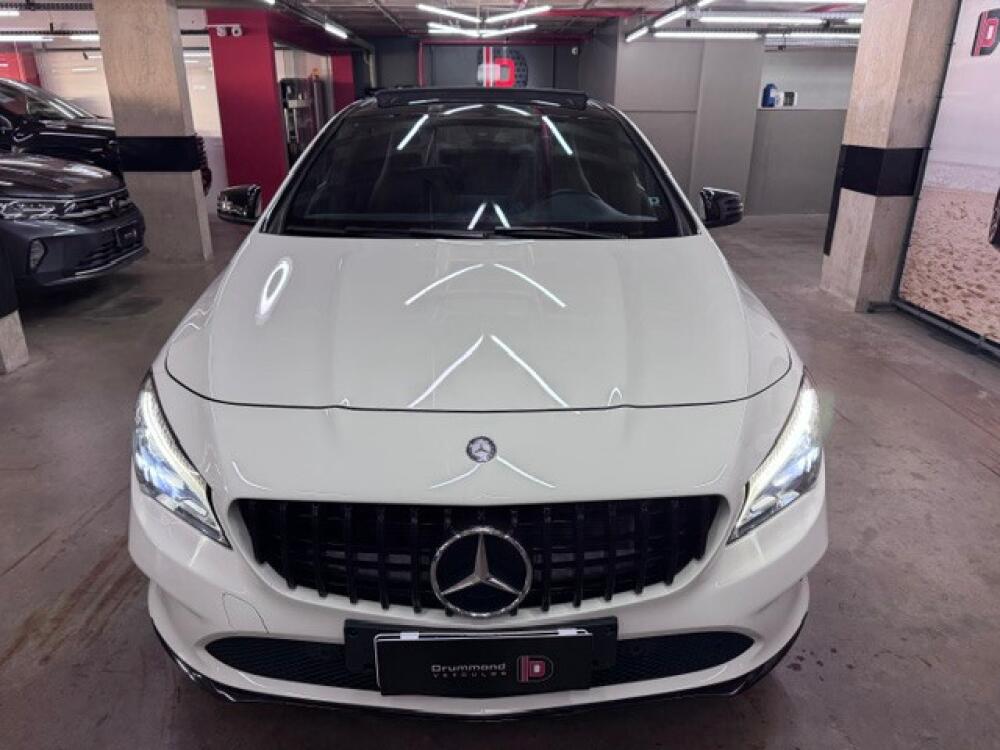 Mercedes Benz CLA 200
