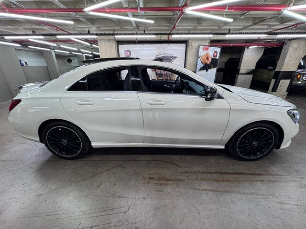 Mercedes Benz CLA 200