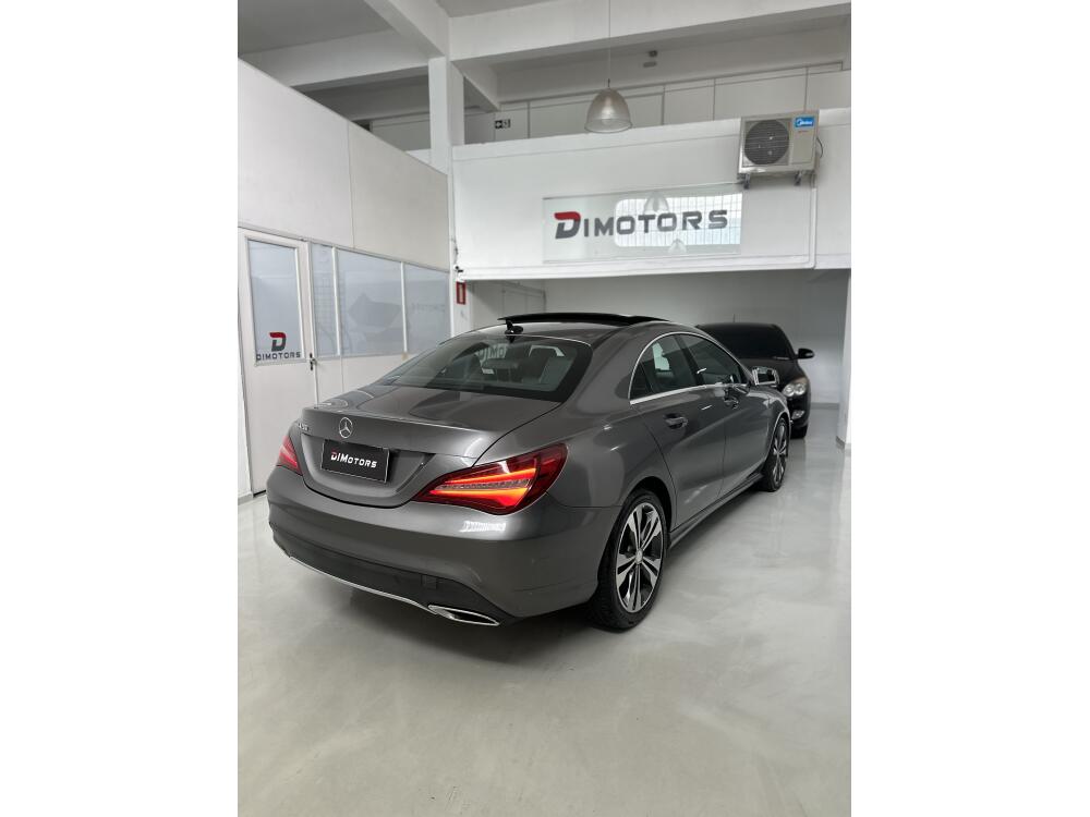 Mercedes Benz CLA 200