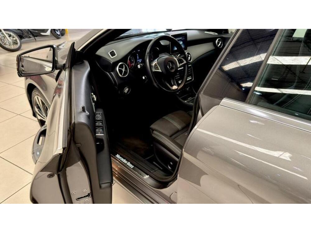 Mercedes Benz CLA 200