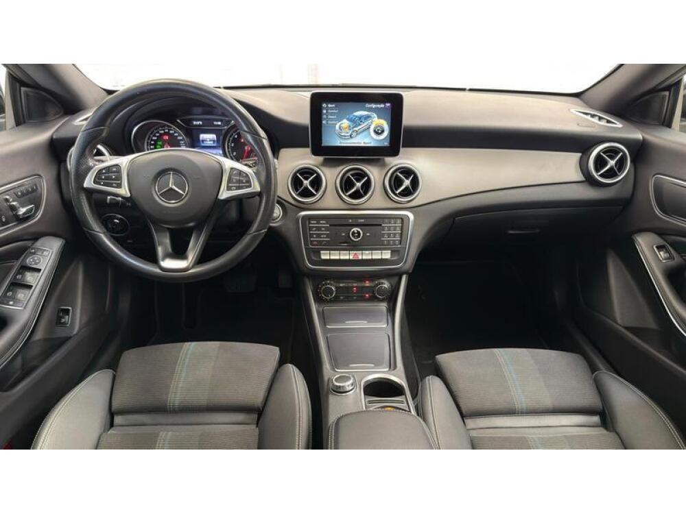 Mercedes Benz CLA 200