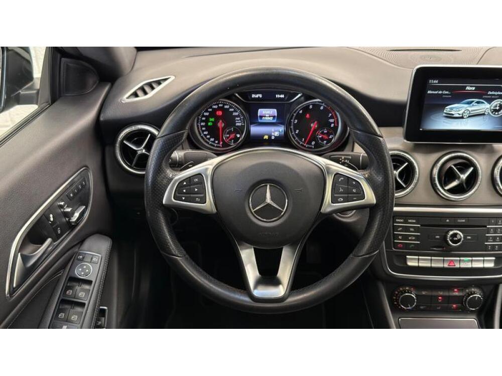 Mercedes Benz CLA 200