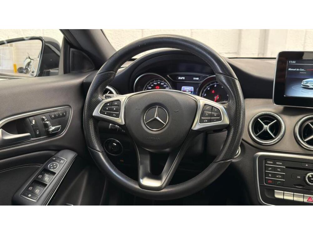 Mercedes Benz CLA 200