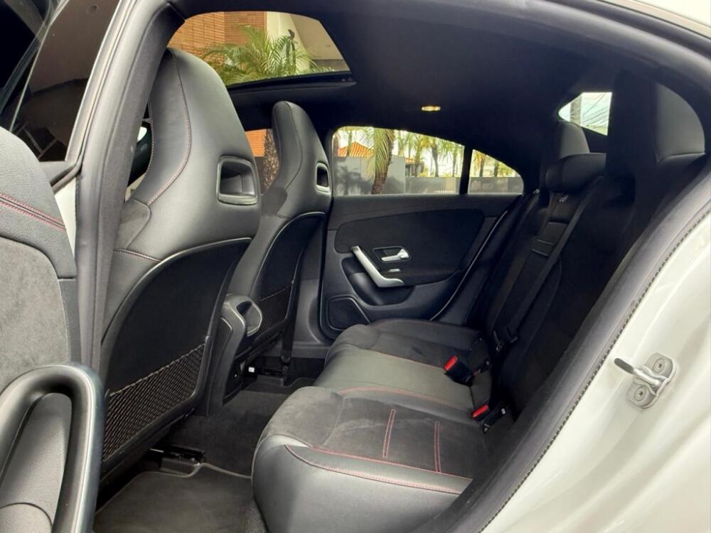 Mercedes Benz CLA 200