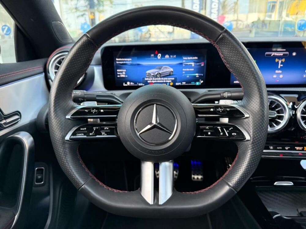 Mercedes Benz CLA 200
