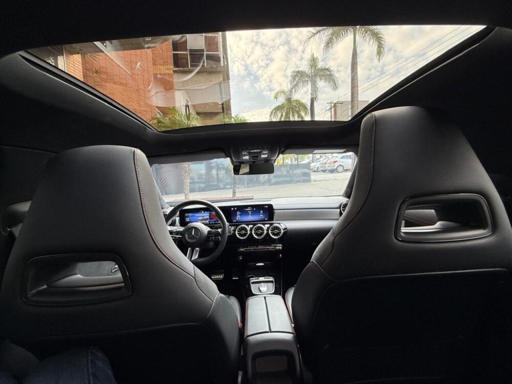 Mercedes Benz CLA 200