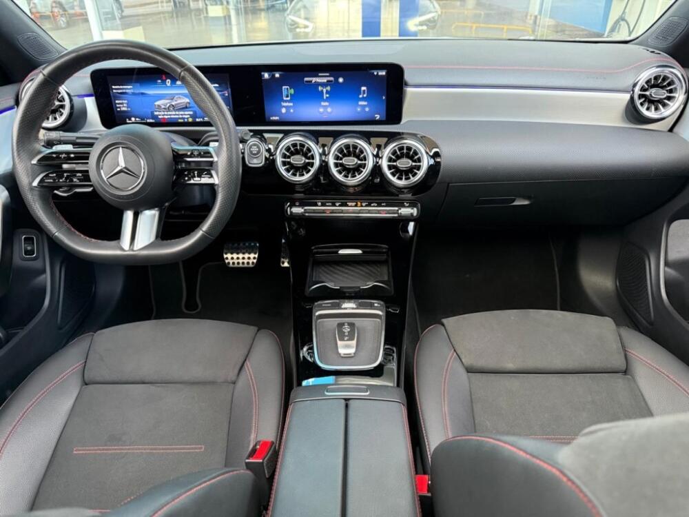 Mercedes Benz CLA 200