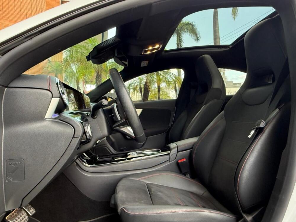 Mercedes Benz CLA 200