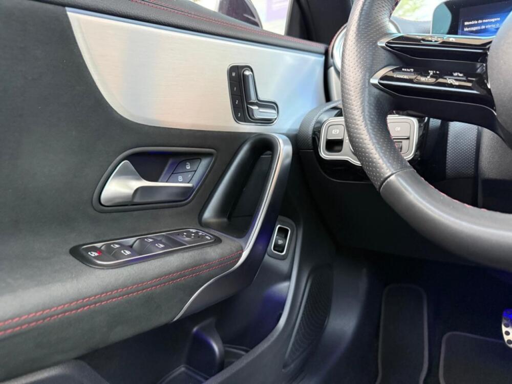 Mercedes Benz CLA 200