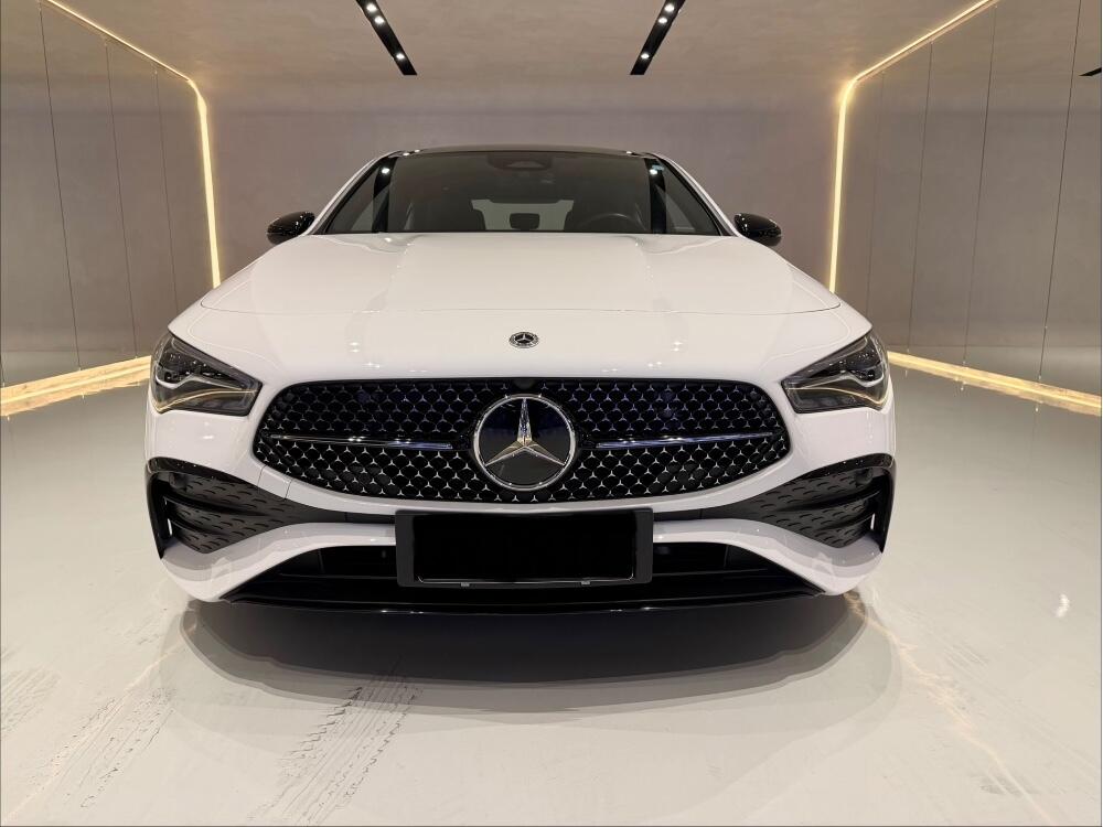 Mercedes Benz CLA 200