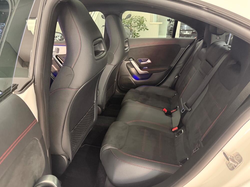 Mercedes Benz CLA 200