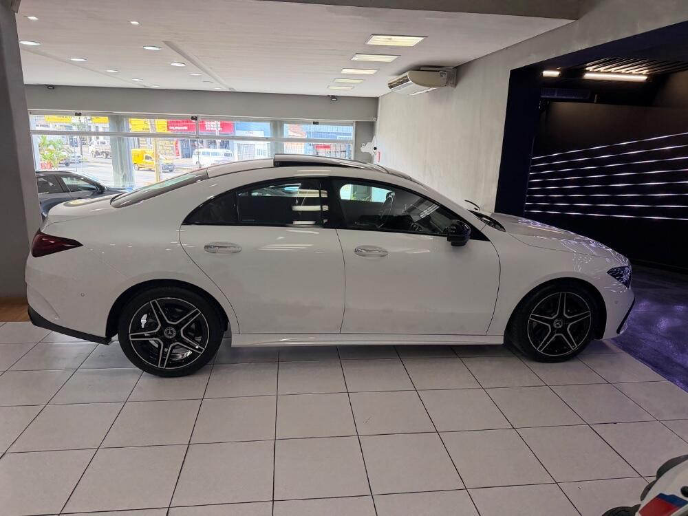 Mercedes Benz CLA 200
