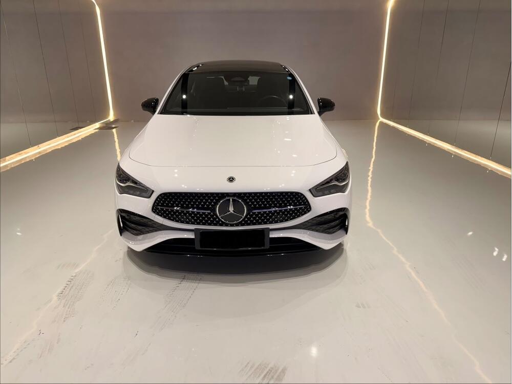 Mercedes Benz CLA 200