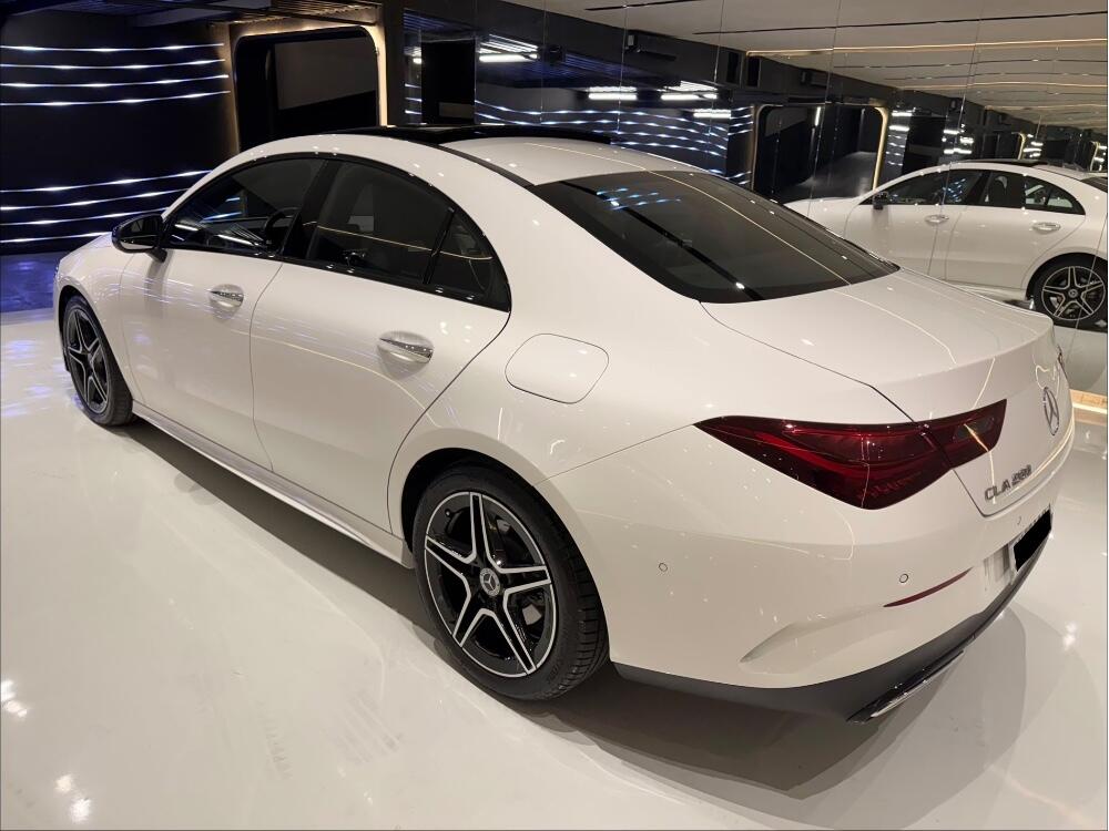 Mercedes Benz CLA 200