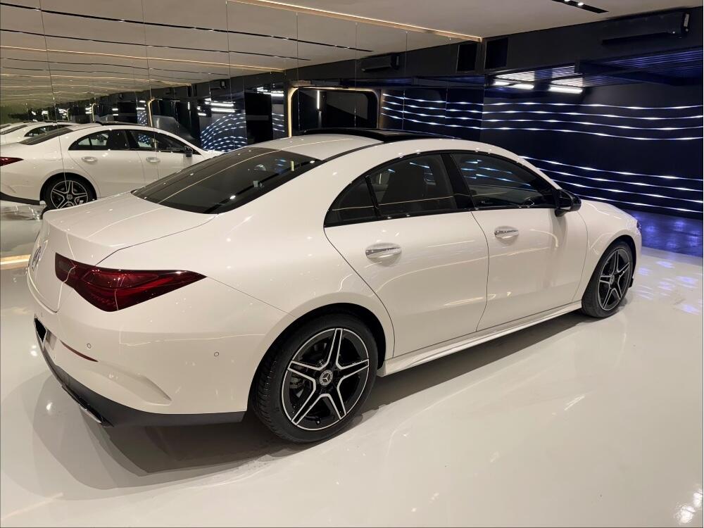 Mercedes Benz CLA 200