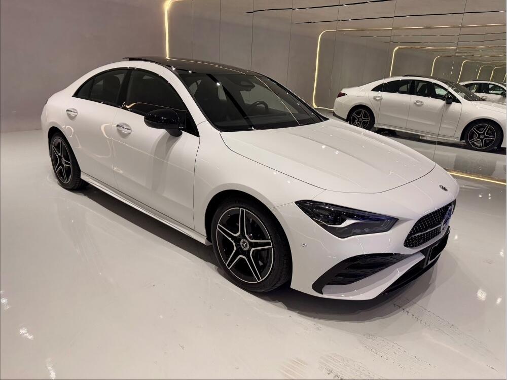 Mercedes Benz CLA 200