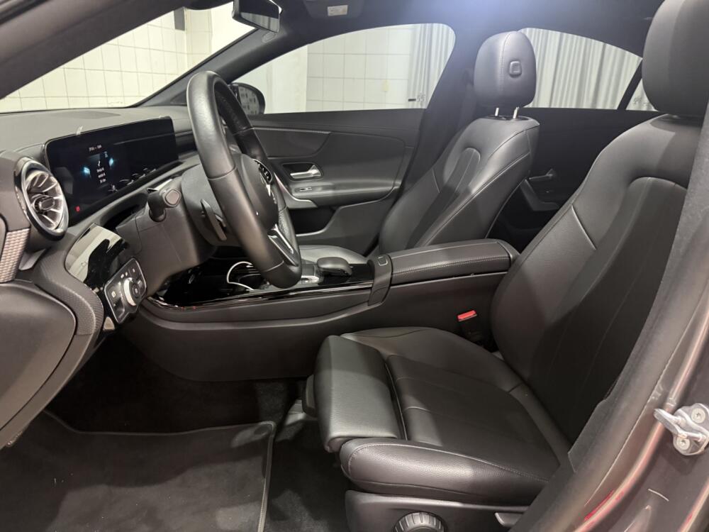 Mercedes Benz CLA 250