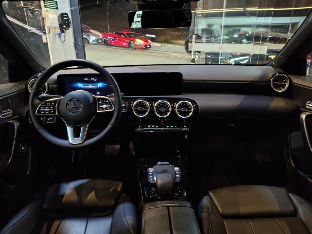 Mercedes Benz CLA 250