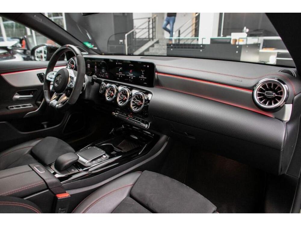 Mercedes Benz CLA 45 AMG