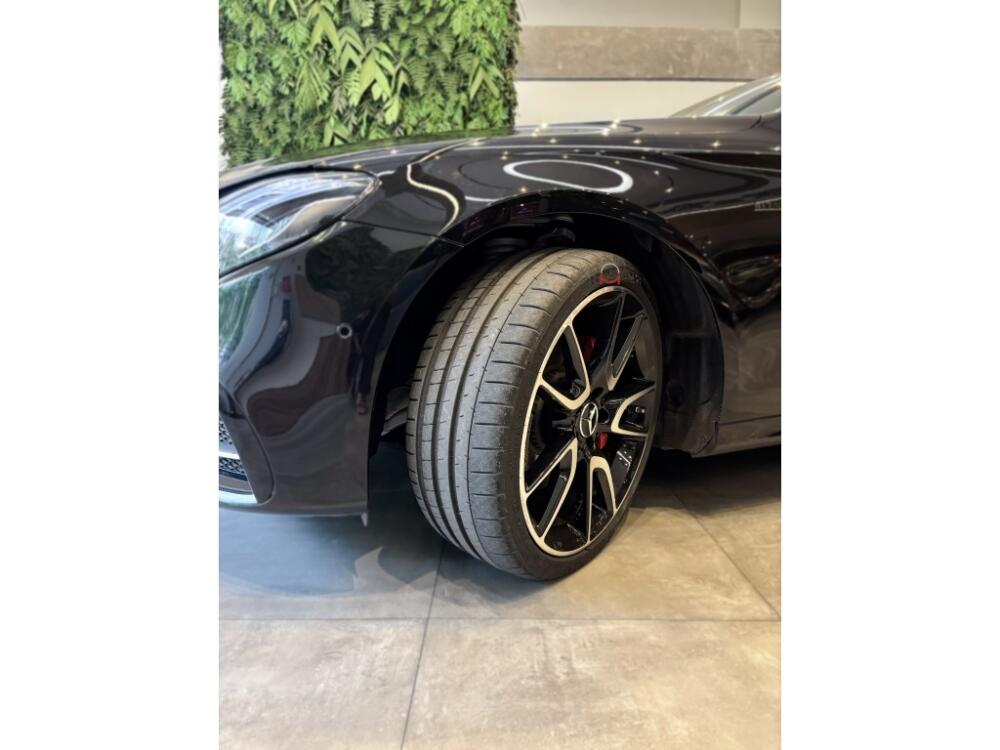 Mercedes Benz E 43 AMG