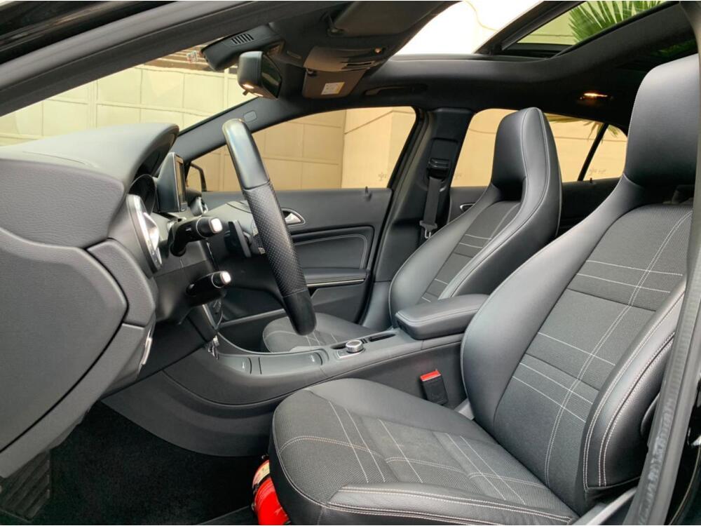 Mercedes Benz GLA 200