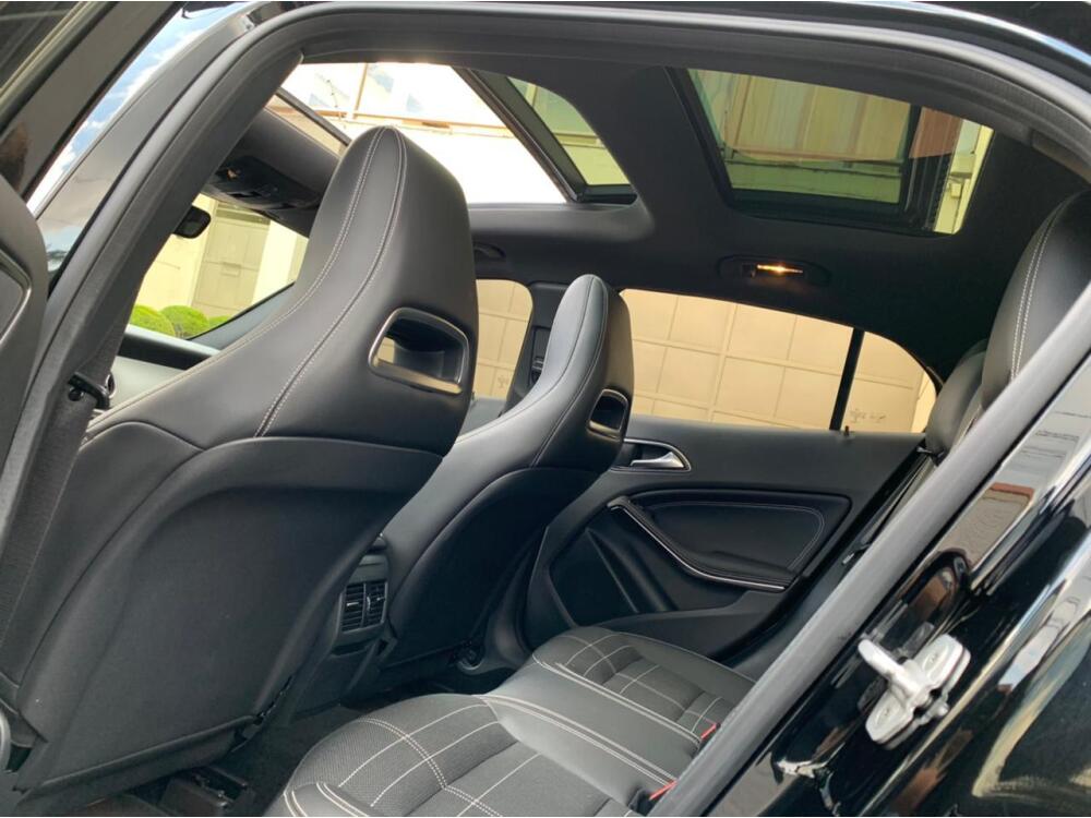 Mercedes Benz GLA 200