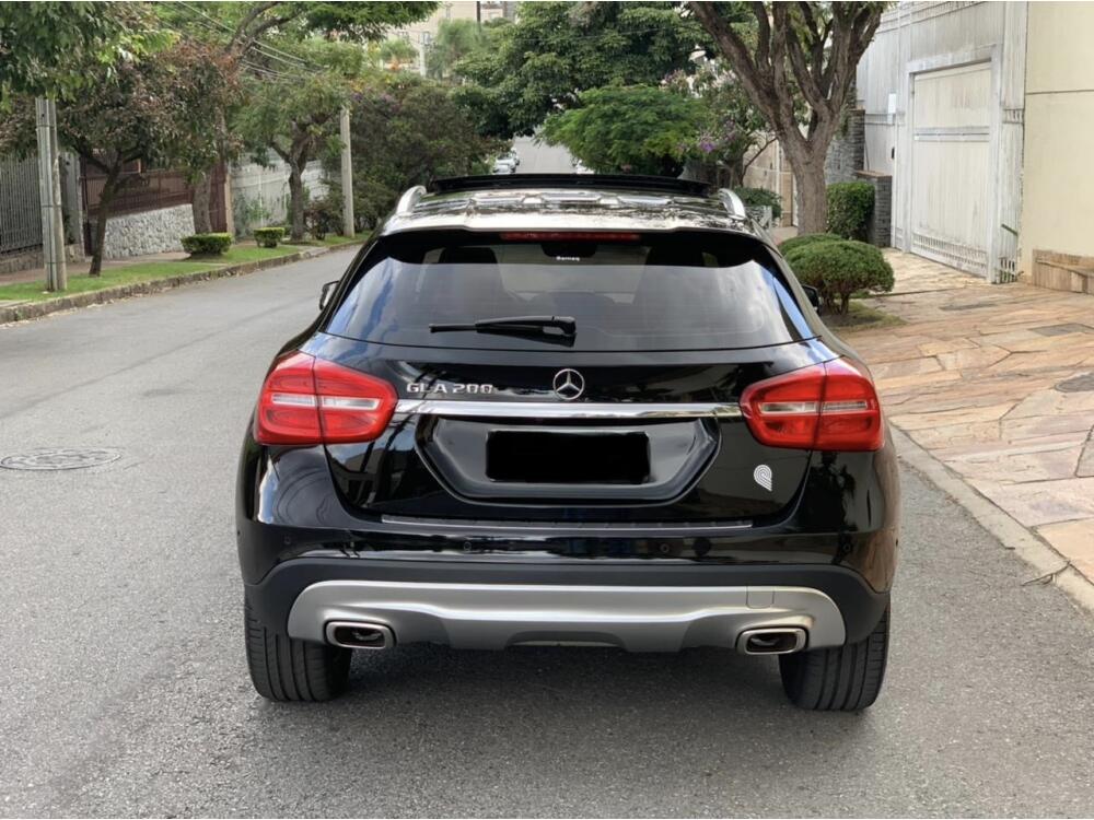 Mercedes Benz GLA 200