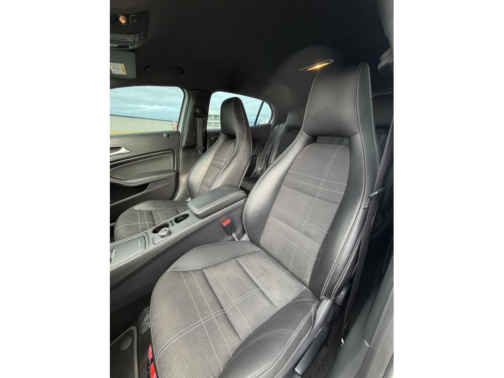 Mercedes Benz GLA 200