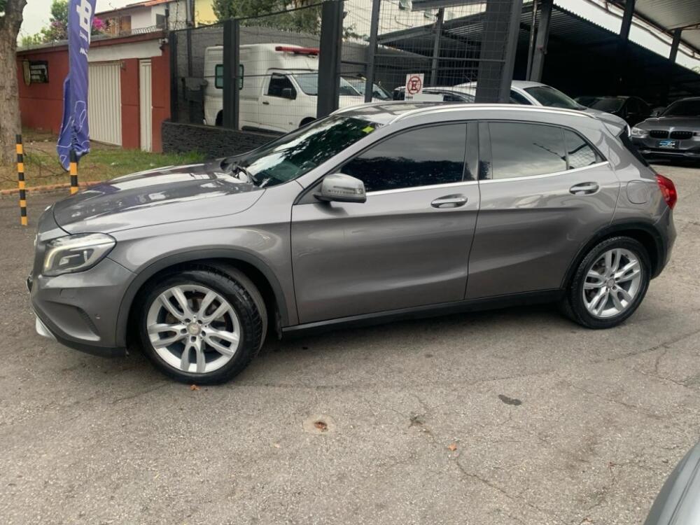 Mercedes Benz GLA 200