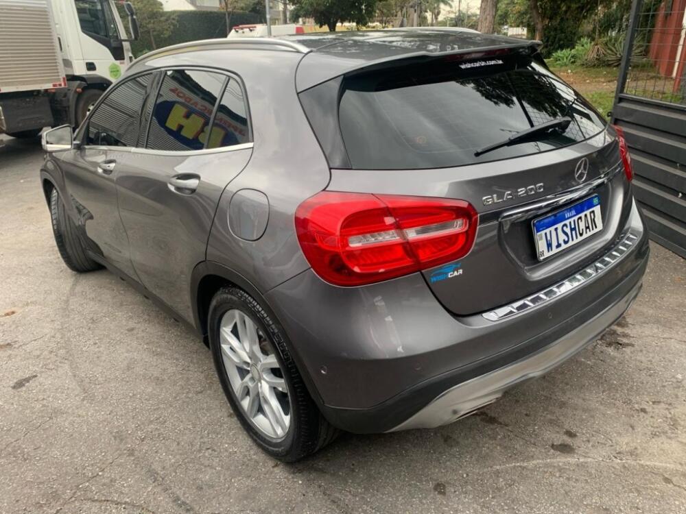 Mercedes Benz GLA 200