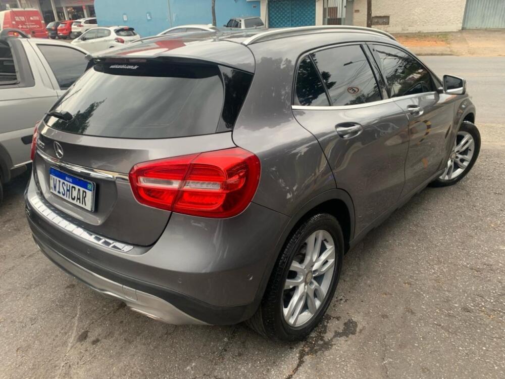 Mercedes Benz GLA 200