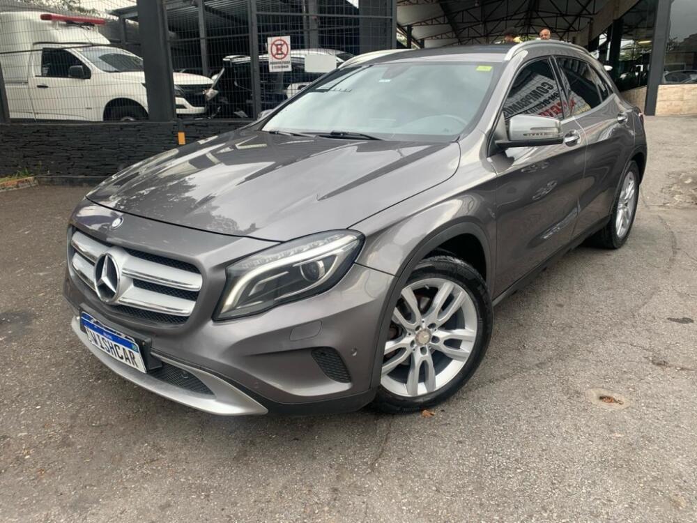 Mercedes Benz GLA 200