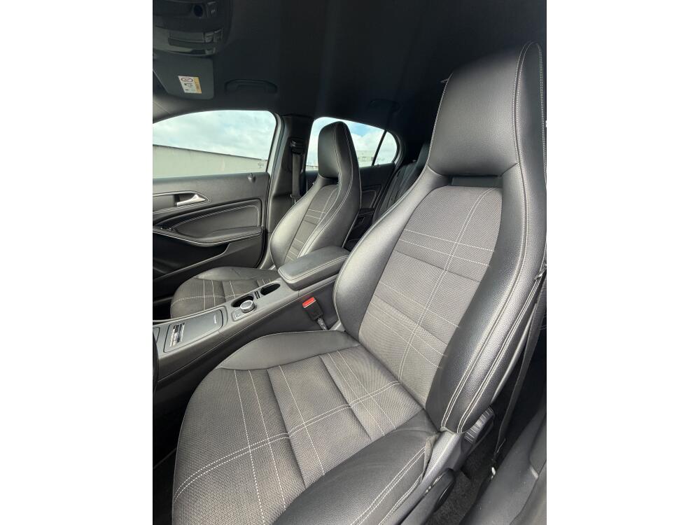Mercedes Benz GLA 200