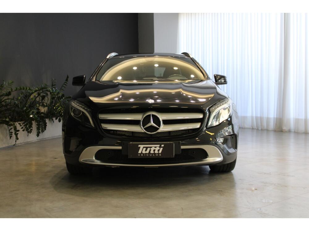 Mercedes Benz GLA 200