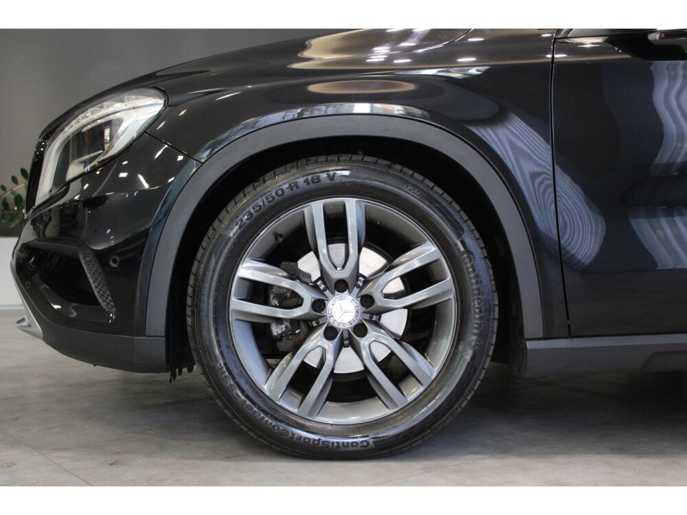 Mercedes Benz GLA 200