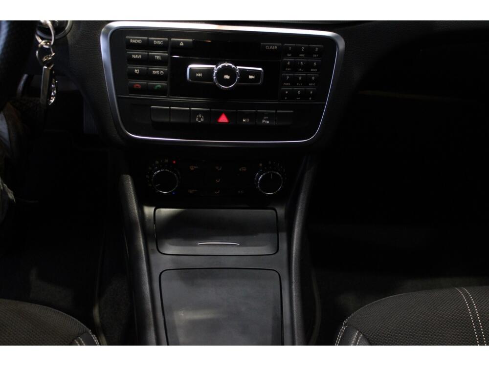 Mercedes Benz GLA 200